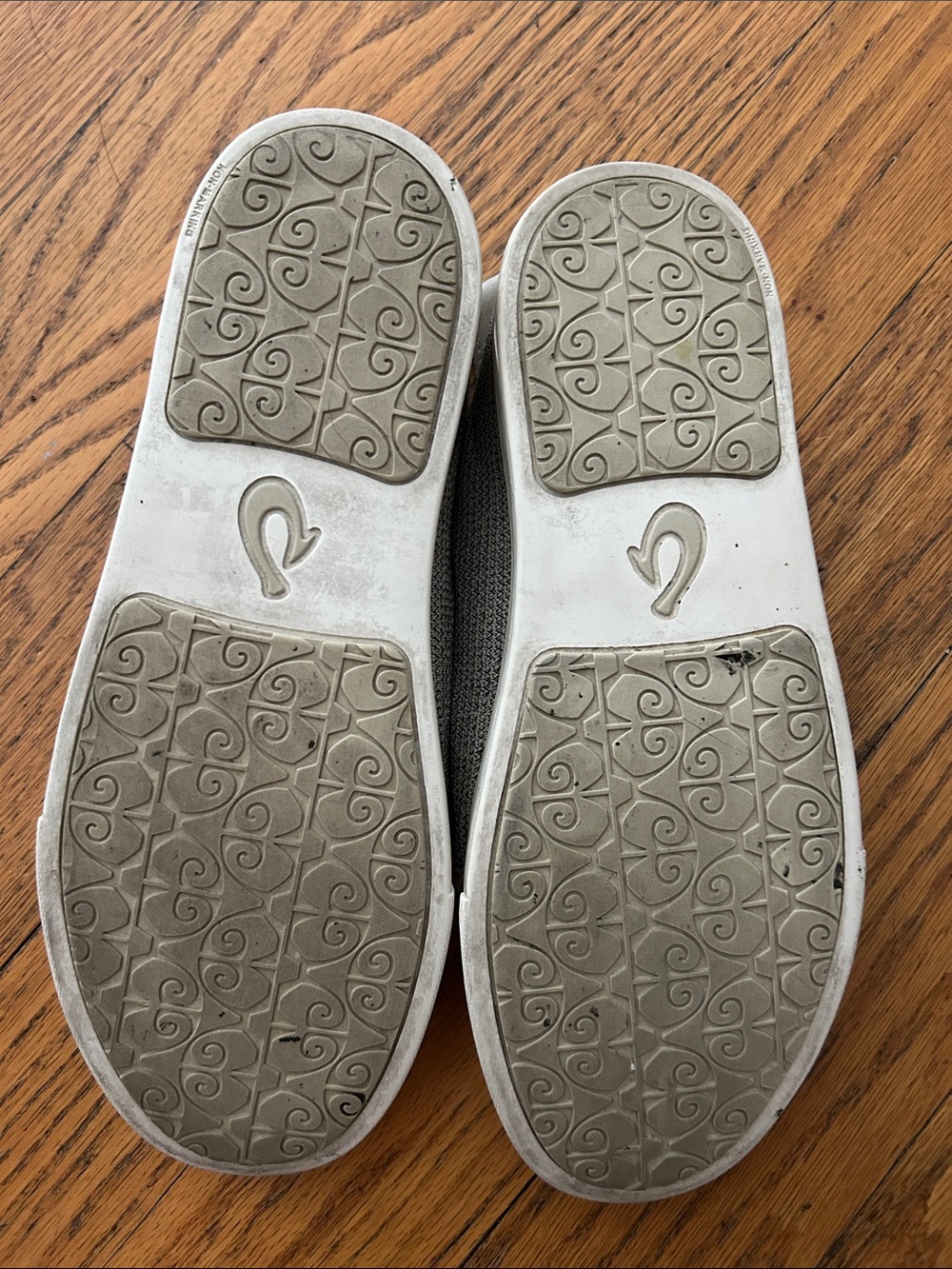 OluKai Pehua Li Tapa lightweight sneakers 9 - Picture 9 of 11